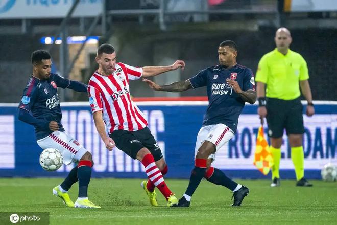 首发位置 首发位置