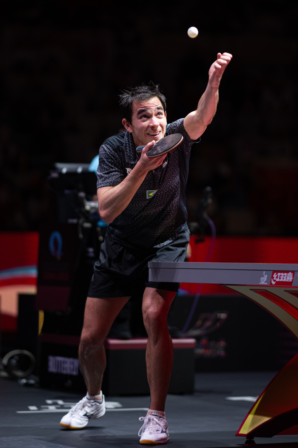 张玉宁展现 张玉宁展现