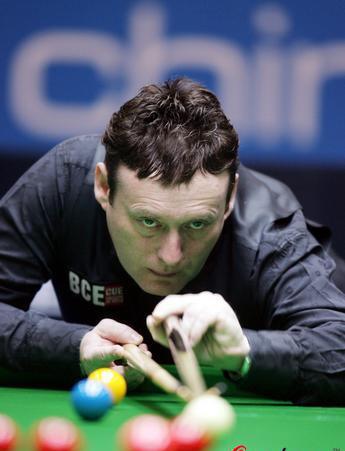 禁区内争抢 禁区内争抢